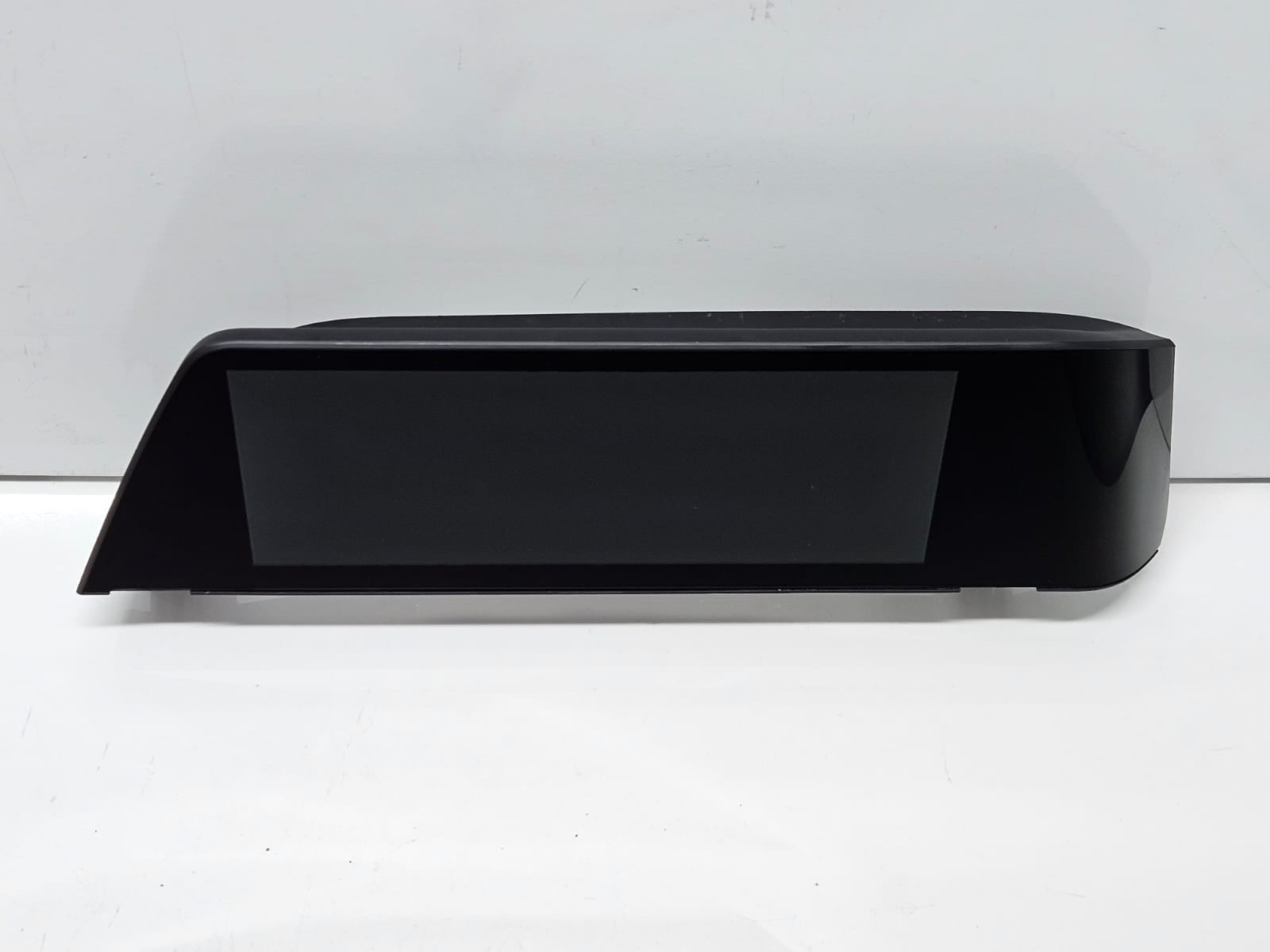 8798744-2019 BMW 330i G20 RHD Central Information Display Screen OEM