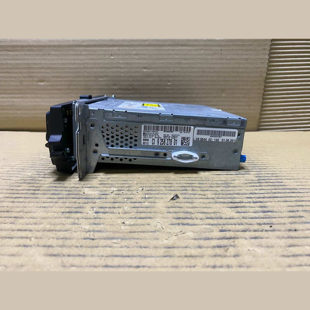BMW Radio Navigation Head Unit 9258278 3 Series E90 E91 and 1 Series E81 models.