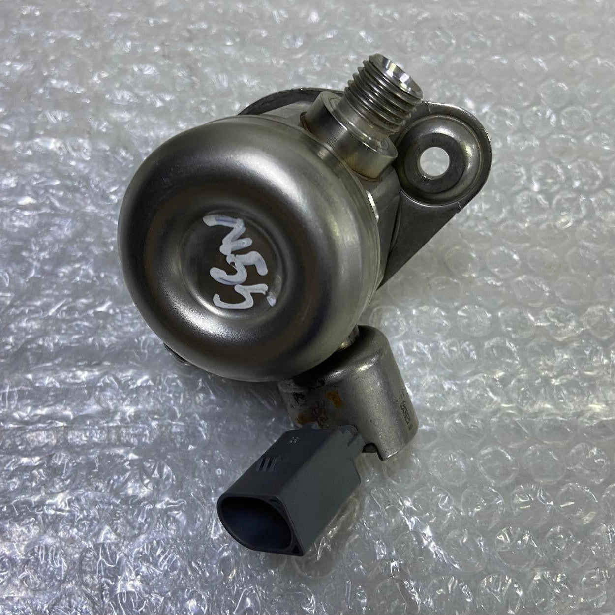 OEM BMW F20 F22 F11 Petrol N55 High Pressure Fuel Injection Pump 7610761 BOSCH