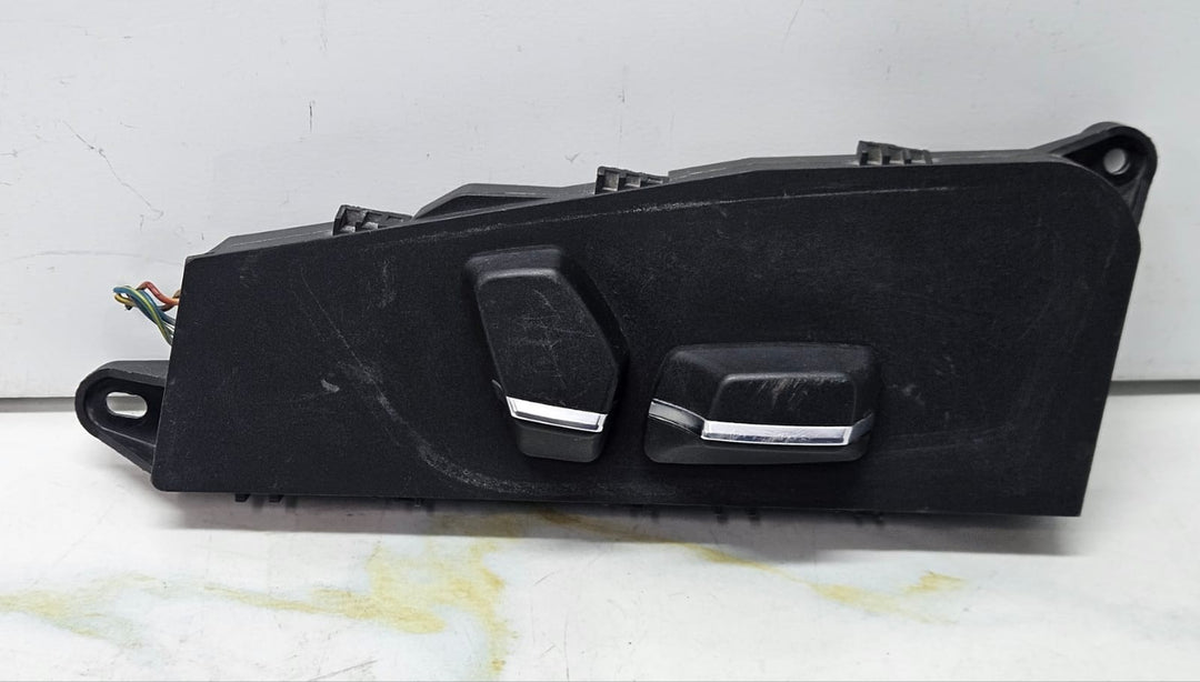 2010-15 BMW 7 Series F01 F02 F03 F04 Front Right Seat Control Switch 9163260 OEM