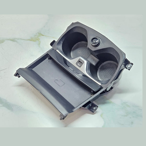 OEM BMW 1 F44 F40 WIRELESS CHARGER CUP HOLDER PANEL TRIM 6834298