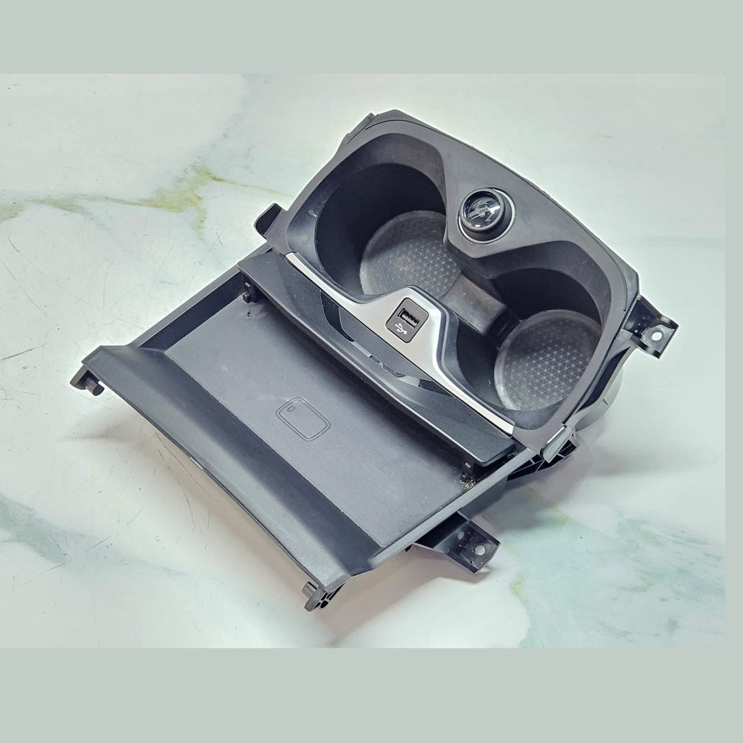 OEM BMW 1 F44 F40 WIRELESS CHARGER CUP HOLDER PANEL TRIM 6834298