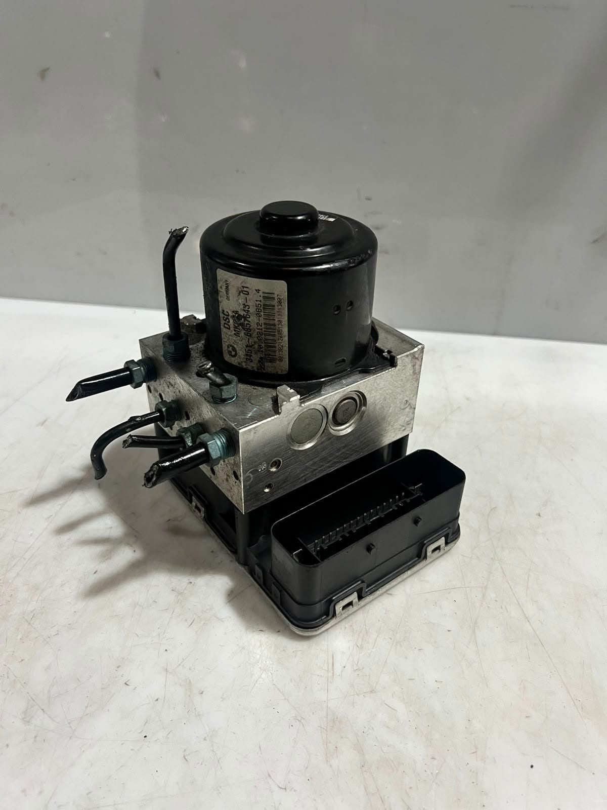 2011-2017 BMW X3 F25 and X4 F26 Abs Brake Pump Control Module 6857644 OEM