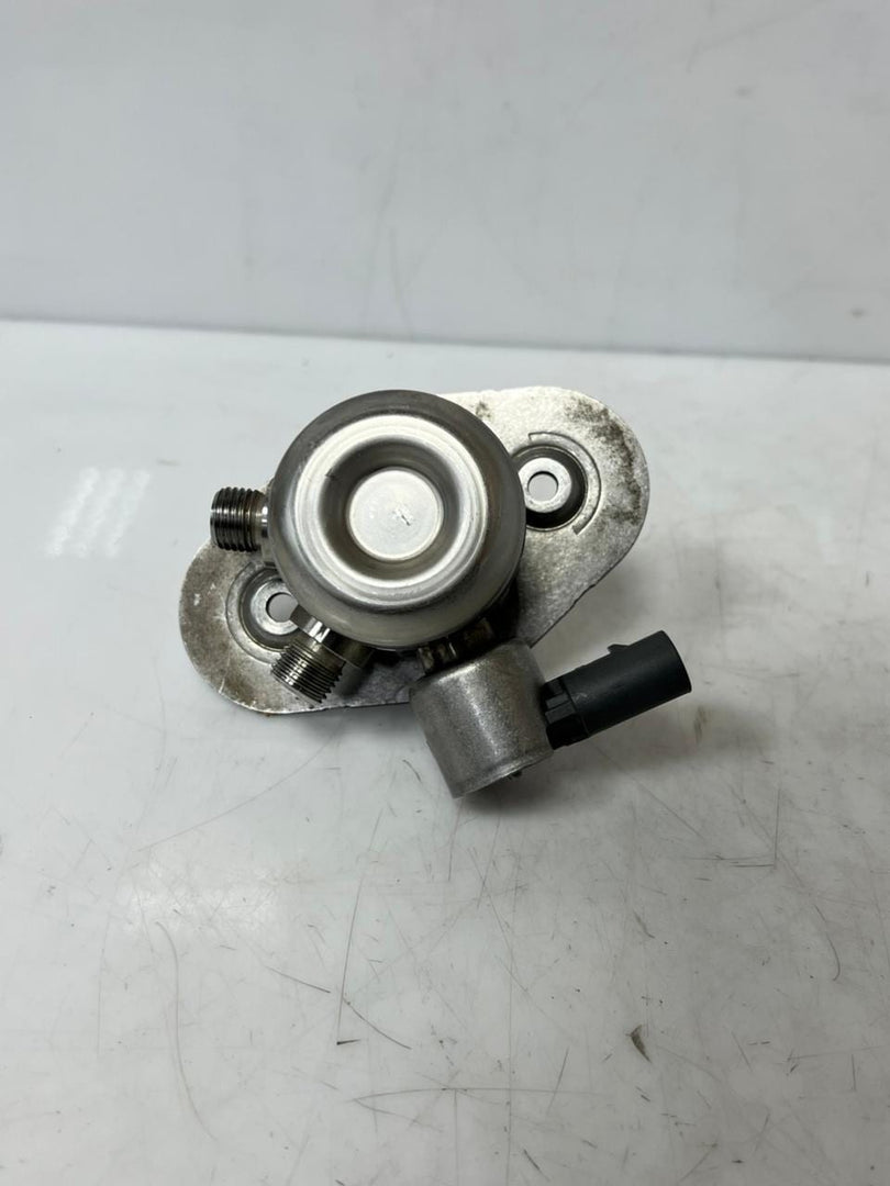 2012-2016 BMW 328i F30 F31 F32 F33 F34 F36 N20 High Pressure Fuel Pump 7584461