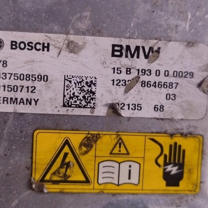 BMW i8 I12 I15  VOLTAGE CONVERTER INVERTER MOTOR CONTROL OEM  - 8646687