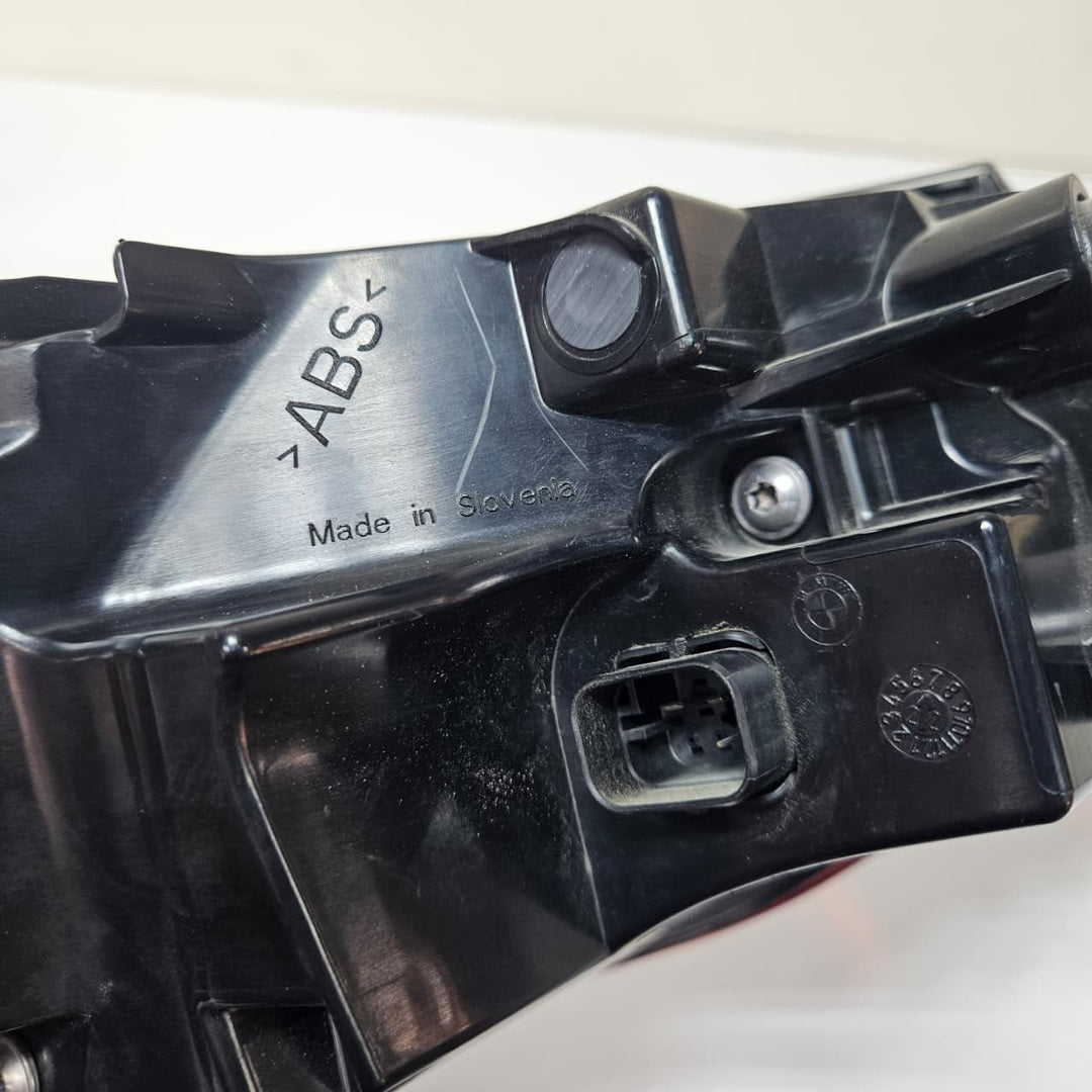2020 BMW  4 Series G22, G23, G26, G82 Rear Light In The Side Panel 7477604