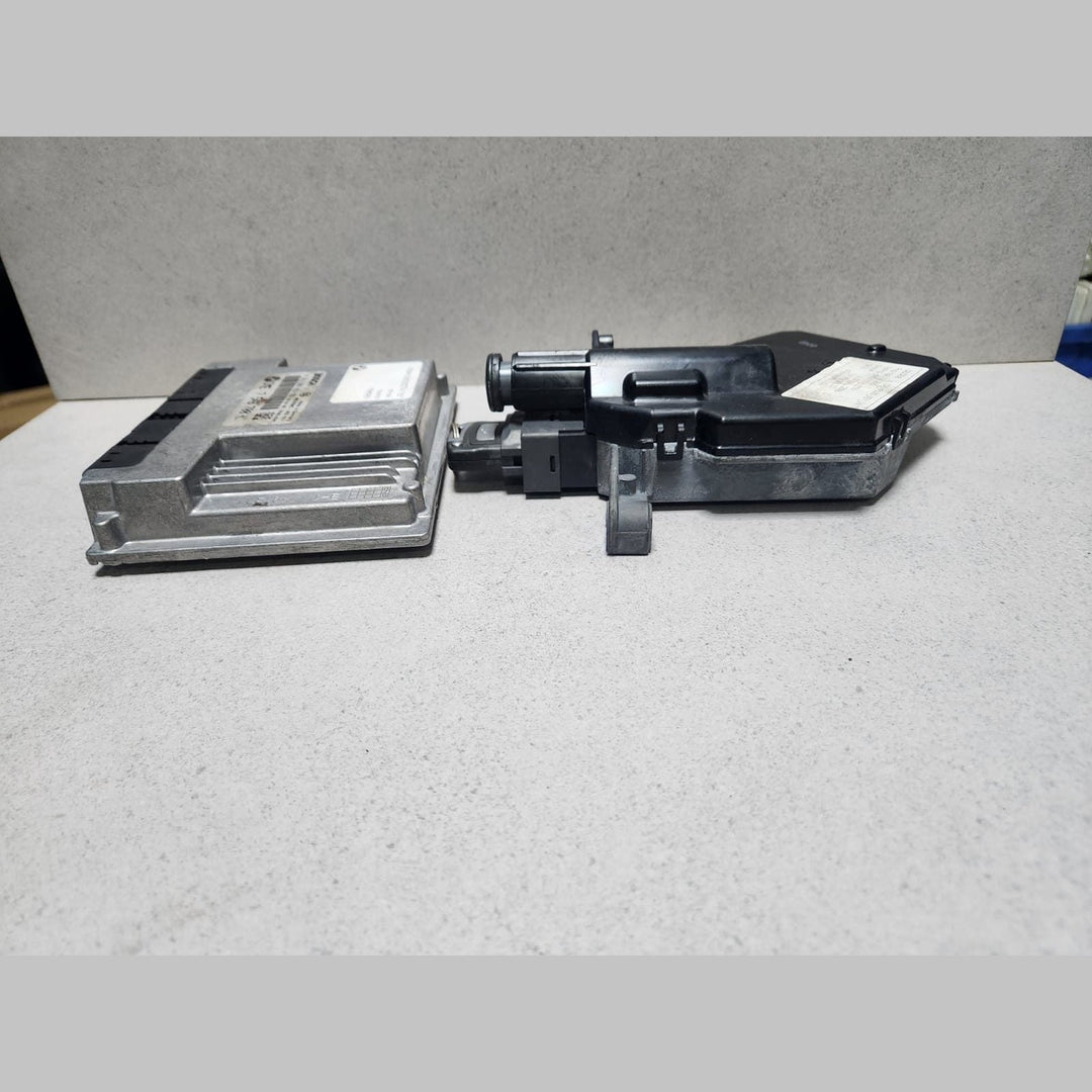 2006-2008 BMW 750i E65 E66 N62B48 V8 Engine Control Module 7549700 RHD ECU SET