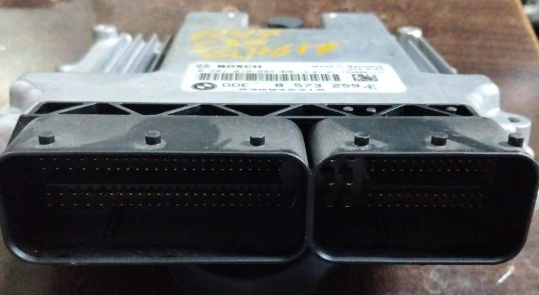 BMW 320d DIESEL N47N F30 F32 F34 F36 2013 ENGINE CONTROL ECU ONLY 8573259