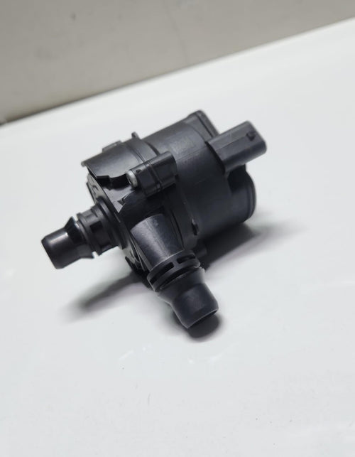 2016 BMW X3 Auxiliary Water Pump 7643949 3 Series F30 F31 F35 OEM
