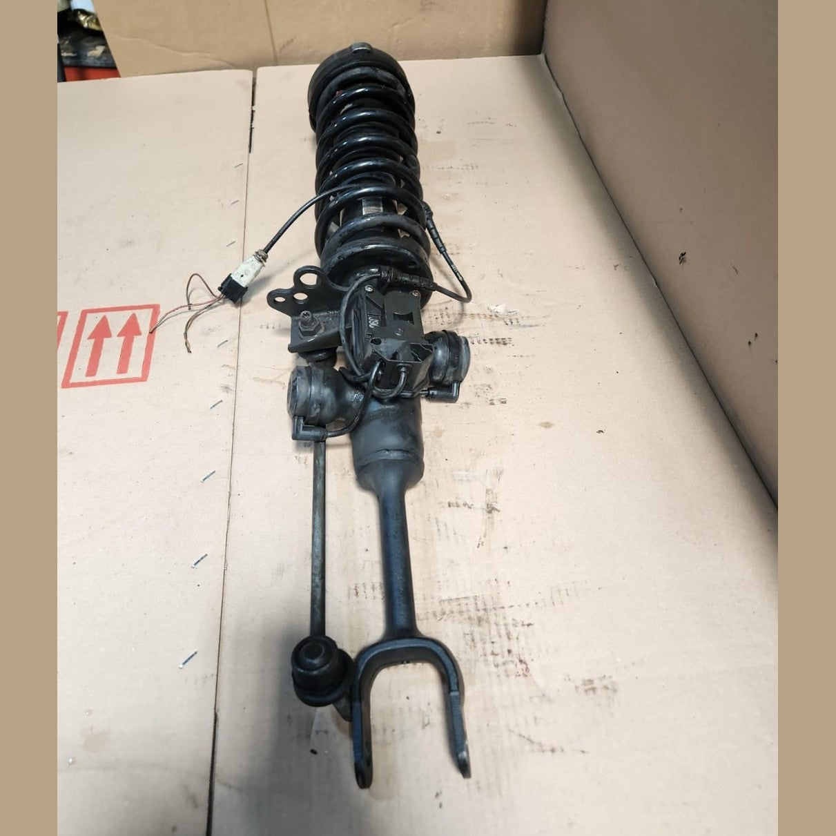 2010-2016 BMW 550i Shock Absorber Strut Front Left 6850221 5 Series F07 GT 