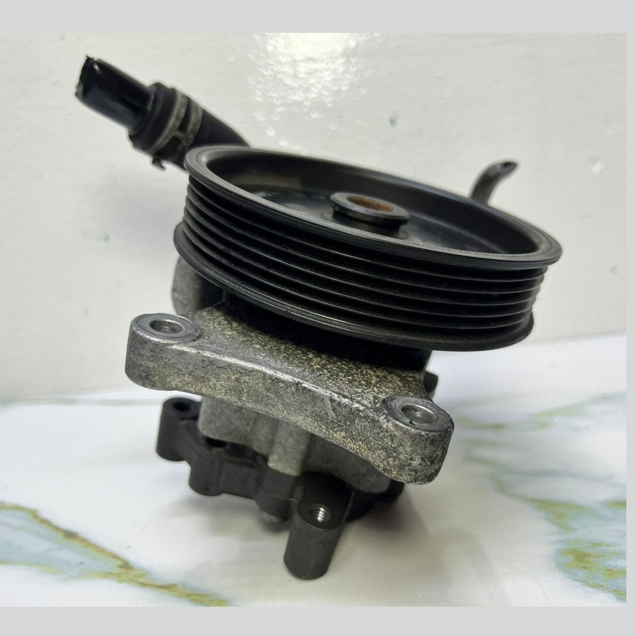 Mercedes-Benz W906 Sprinter Power Steering Hydraulic Pump A006 4667601