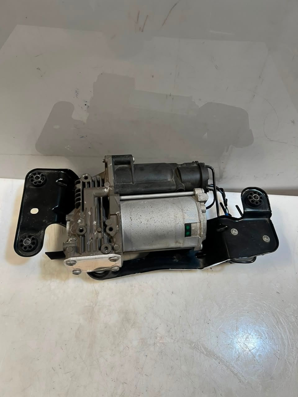 2012 BMW X5 E70 X6 E71 Air Suspension Compressor PUMP 6859714 OEM
