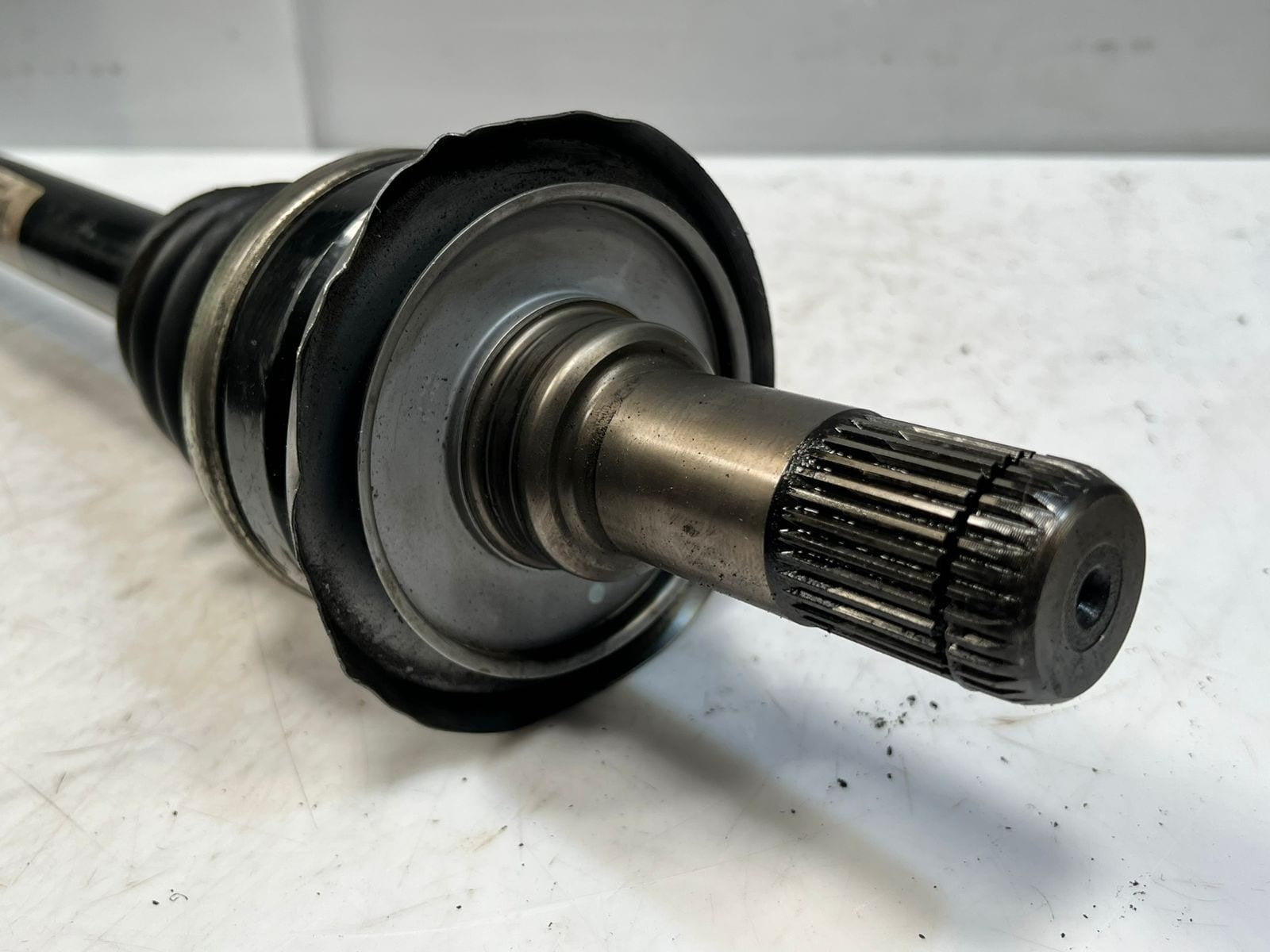 2013-15 BMW 7' F01 F03 F04 F02 Active Hybrid 7 Rear Right CV Axle Shaft 7566078