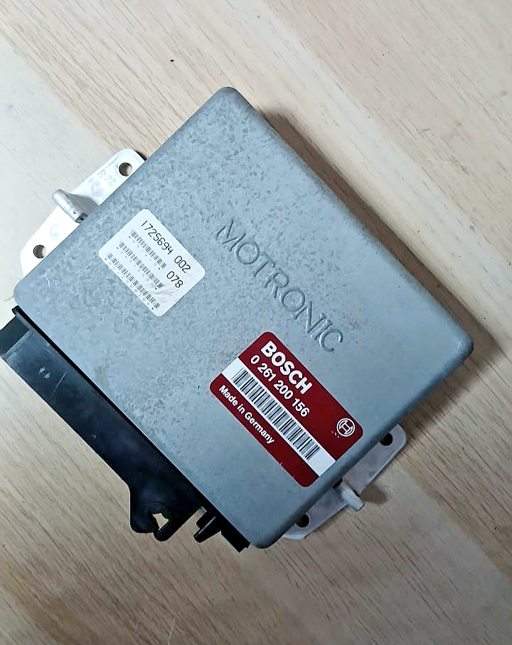 BMW E32 750iL M70 Engine Control Unit ECU DME Motronic OEM 1725694