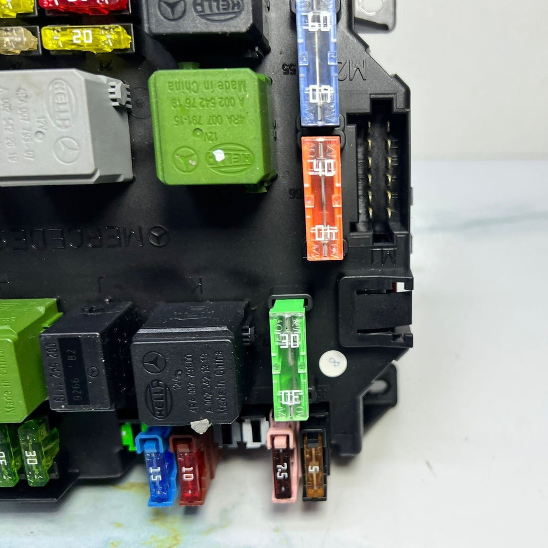 Mercedes W221 S-Class Front Fuse Relay Box SAM Control A2219006001 \ A2219005801
