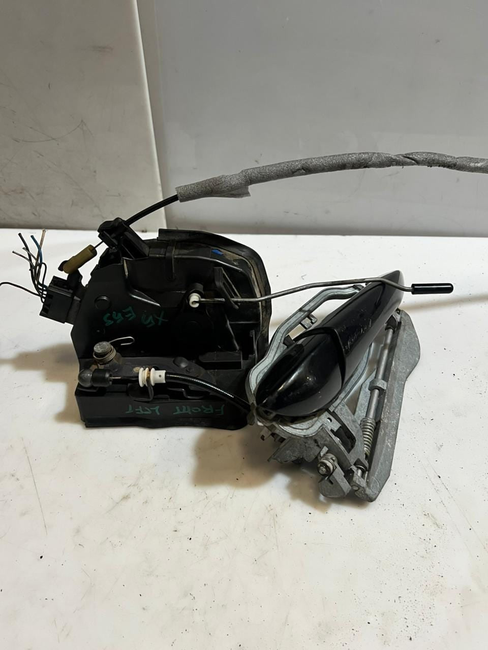 2000-2006 BMW X5 E53 FRONT LEFT Door Lock Actuator 8402539 OEM