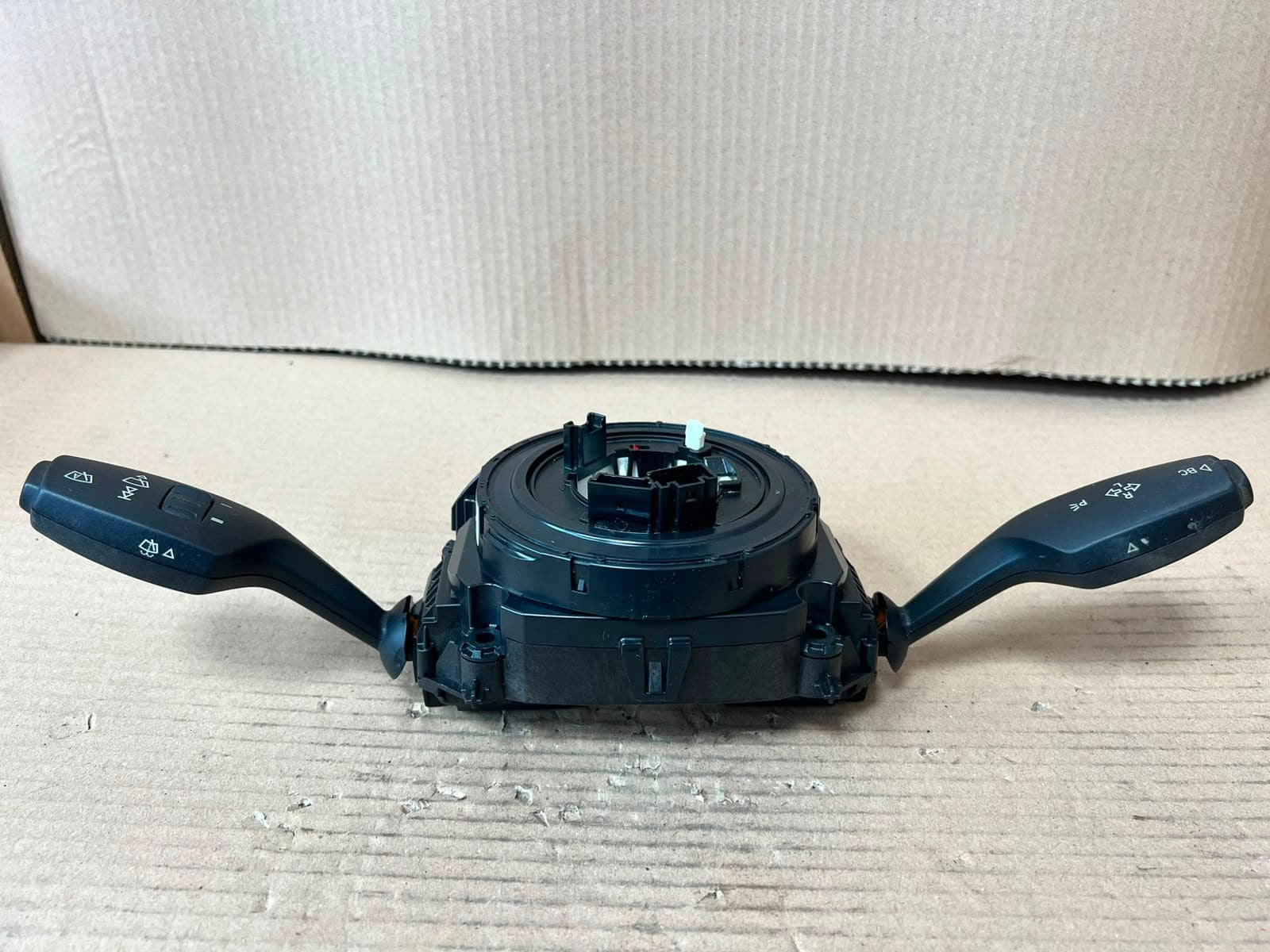 BMW 3' F30, F31, F35 F80 328i Wiper Turn Signal Indicator Stalk/Switch 9253746