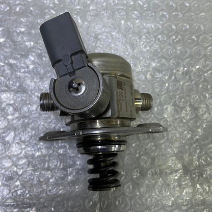 OEM BMW F20 F22 F11 Petrol N55 High Pressure Fuel Injection Pump 7610761 BOSCH