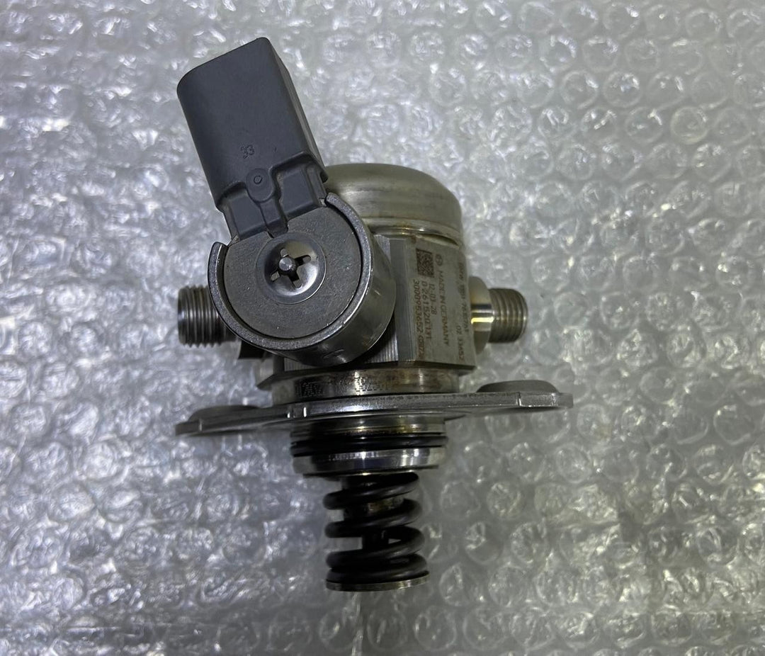 OEM BMW F20 F22 F11 Petrol N55 High Pressure Fuel Injection Pump 7610761 BOSCH
