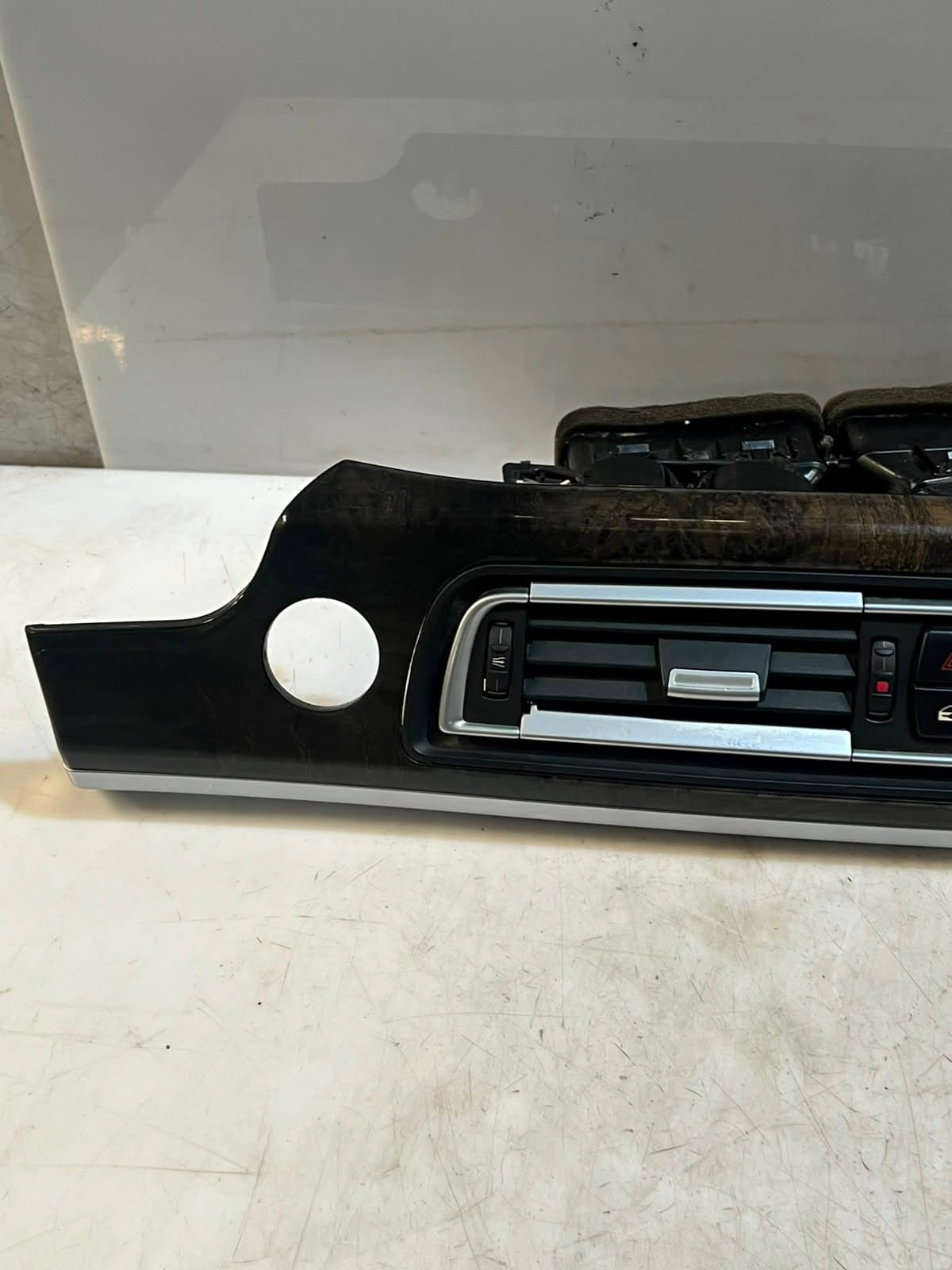 BMW 7 Series F01 F02 F03 F04 750i Center Dash Air Vent 9115859 OEM USA LHD