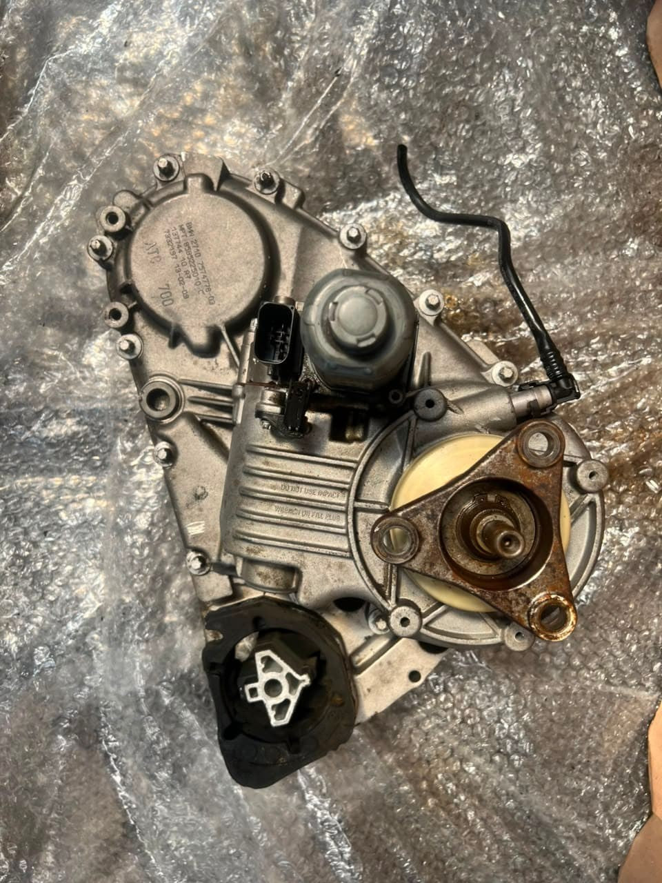 2008-2014 BMW X5 E70 N63 X6 E71 50iX DISTRIBUTOR Transfer Case 7574778 OEM