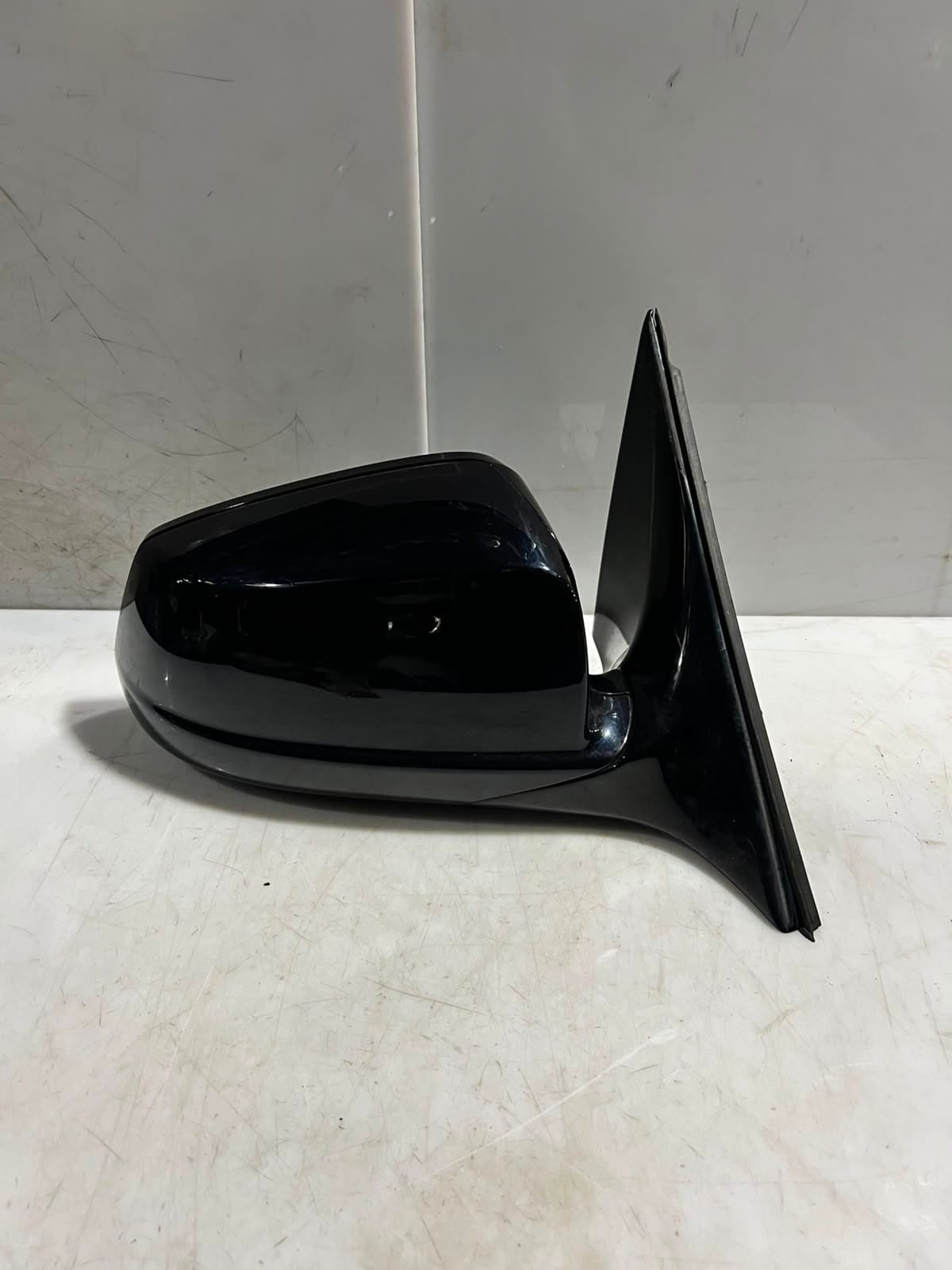 2011-2012 BMW 5 Series F10 F11 535i FRONT RIGHT SIDE Wing Mirror F0153404