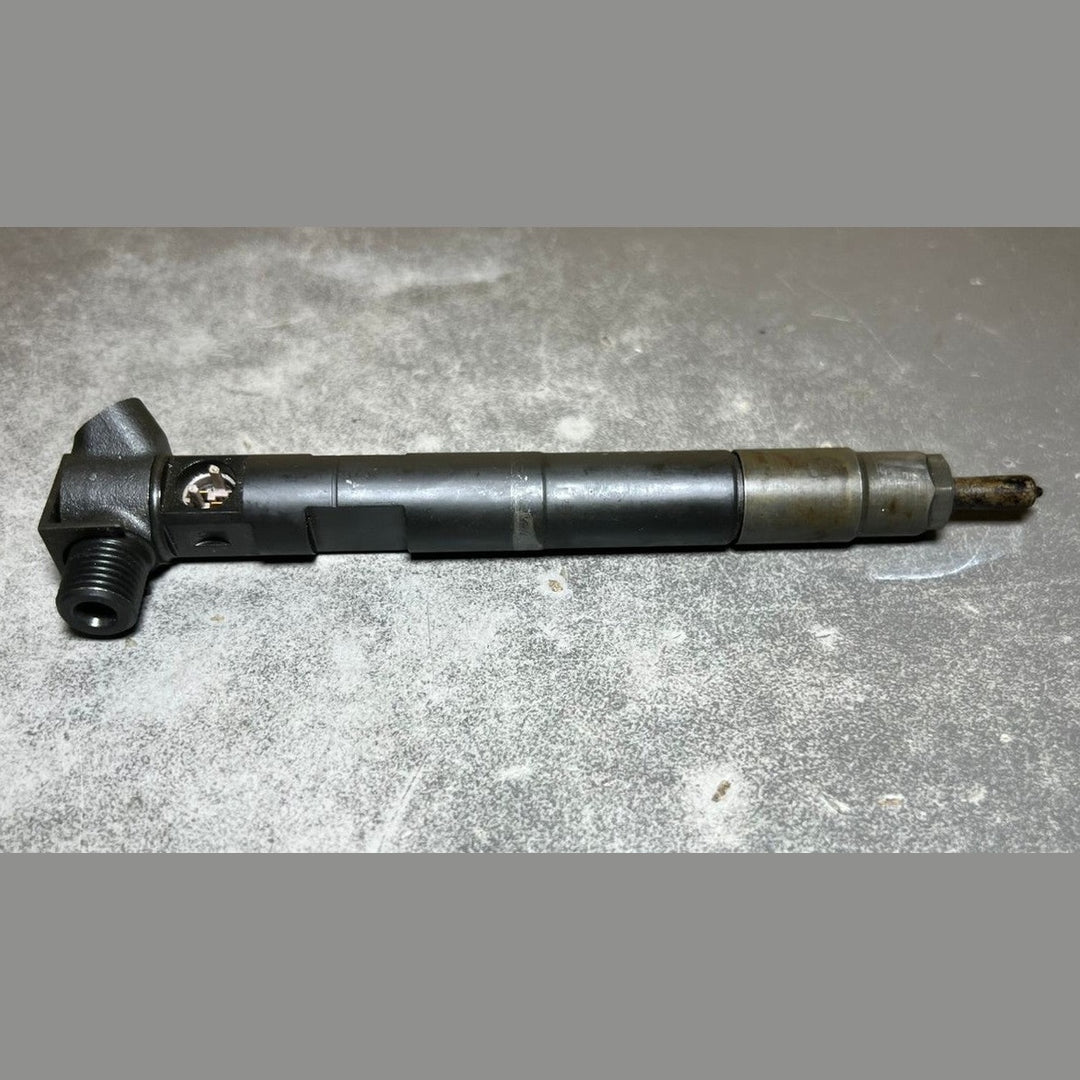 Genuine Mercedes W212 W164 Fuel Injector Sprinter OM651 A651 0700587 Oem Diesel