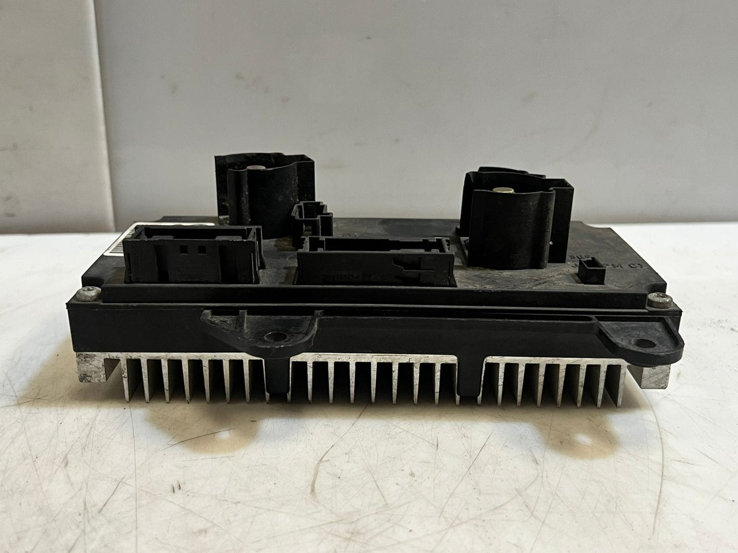 2002-2005 BMW 745i 7 Series E65 E66 745i X1 Power Control Module 6935431 OEM