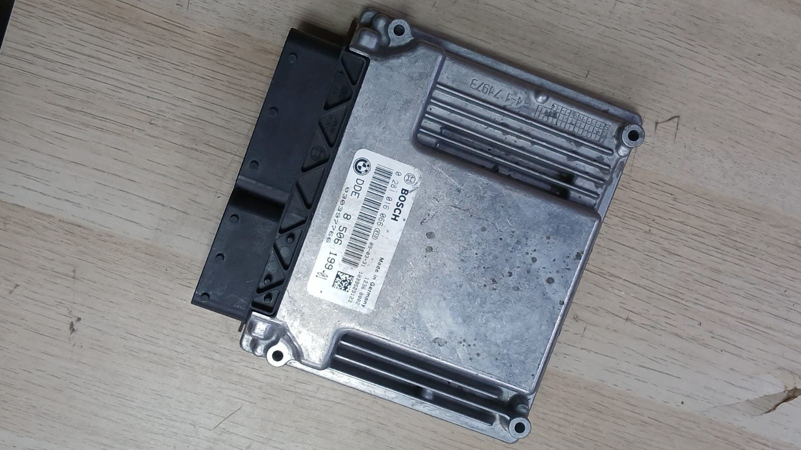 BMW Engine Control Unit 8506199 5 Series E60 520D N47D20A DIESEL ECU 
