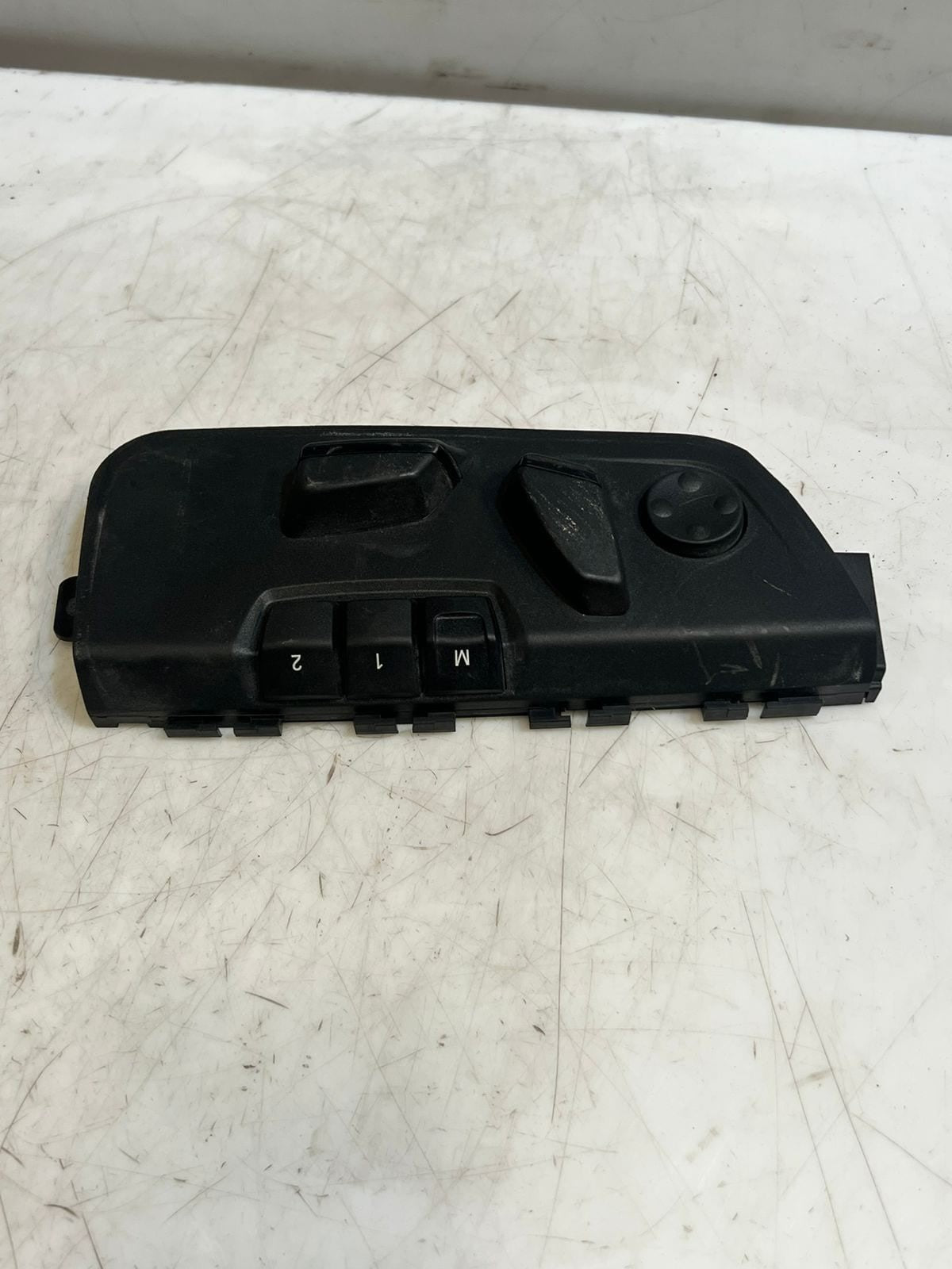 BMW 6 Series F12 F13 FRONT Seat Regulator Control Switch Right 9197224 OEM