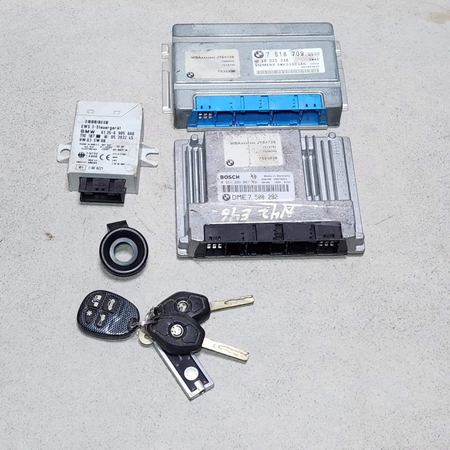 1998-1999 BMW 318i Engine Control Unit 7508292 3 Series E46 318i