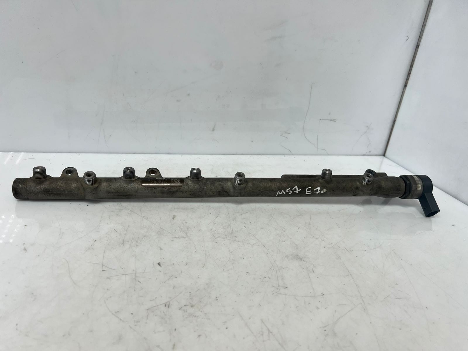 2002-2005 BMW 745i 7 Series E65 E66 E67 E60 E83 X3 Fuel Rail INJECTOR 7795514 