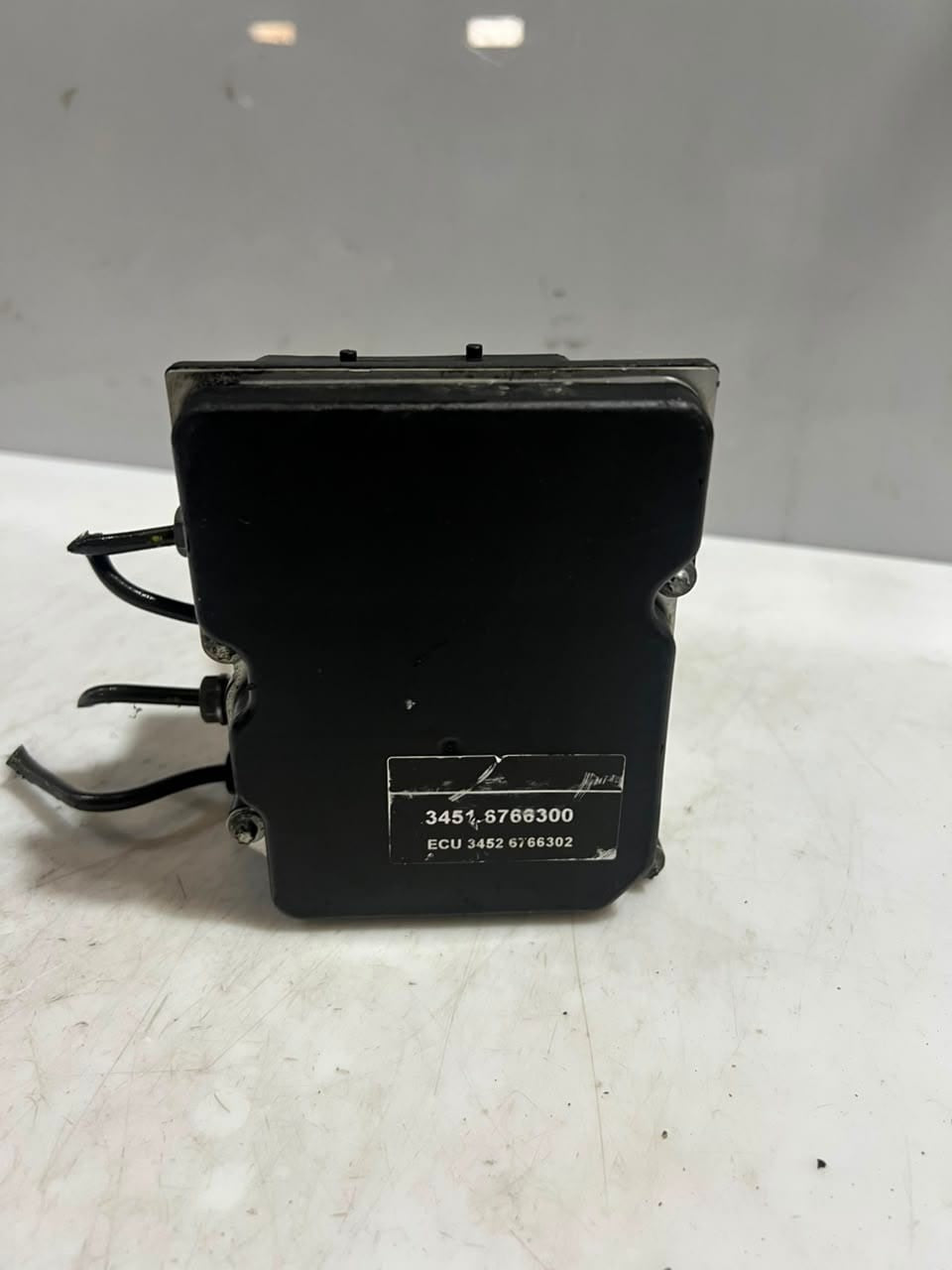 BMW 5 Series E60 E61 E63 E64 ABS Pump with Control Module 6766300 OEM