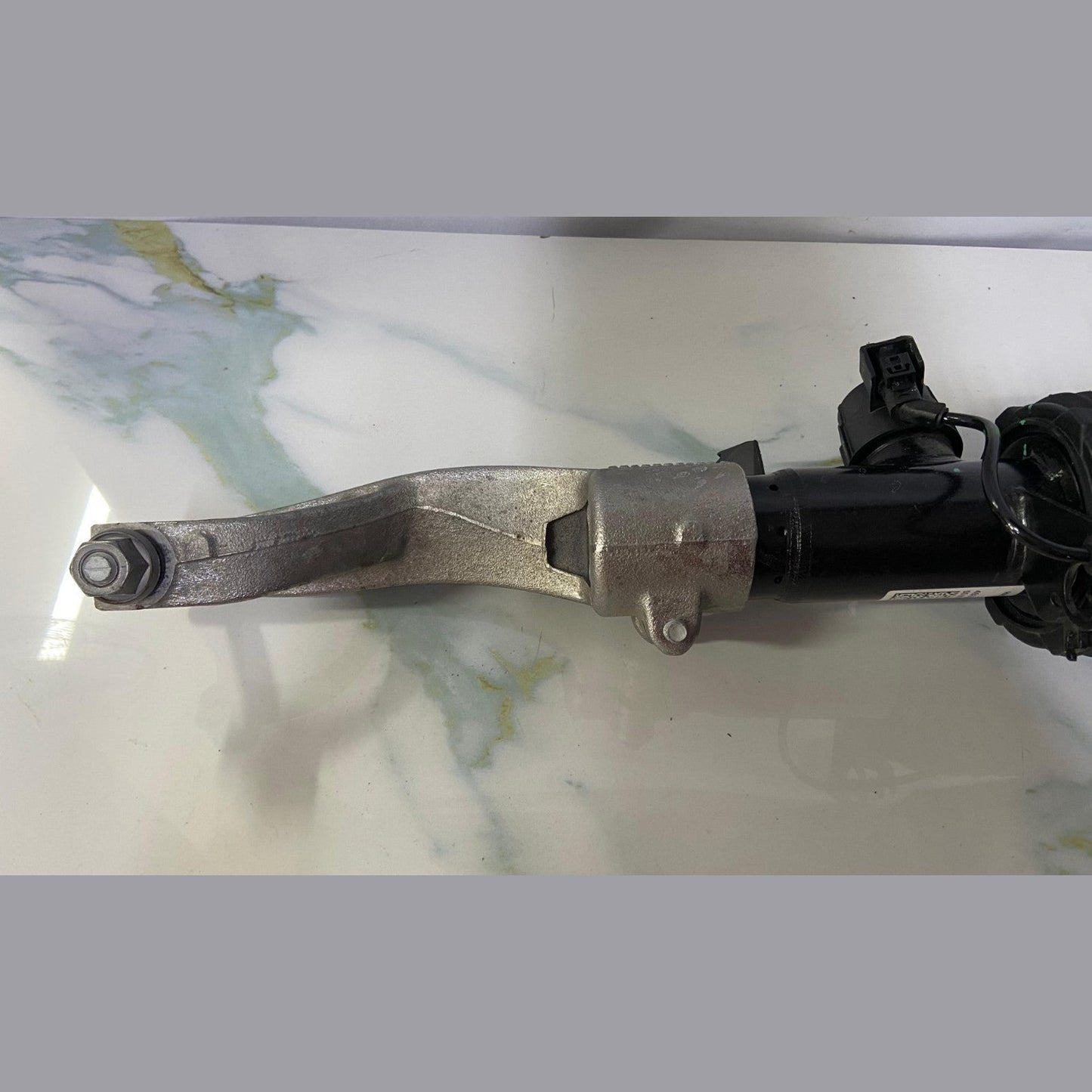 OEM BMW X7 G07 LCI Air shock absorber front left 7831561 ASSEMBLY 2020-2025
