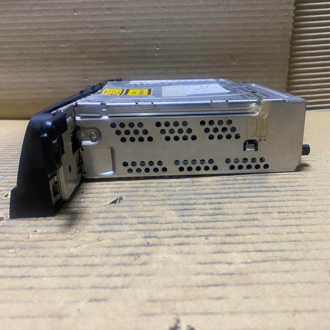 02-06 BMW 325i Radio AM FM Business Single Disc CD Player 6941505