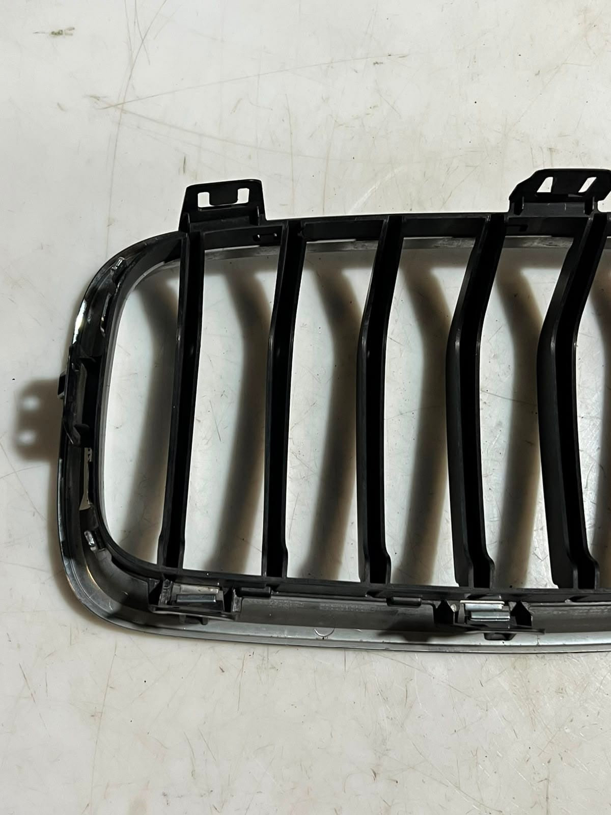 2016-2018 BMW 3 Series F30 F31 F35 F80 330e Front BUMPER Grille 7295442 OEM