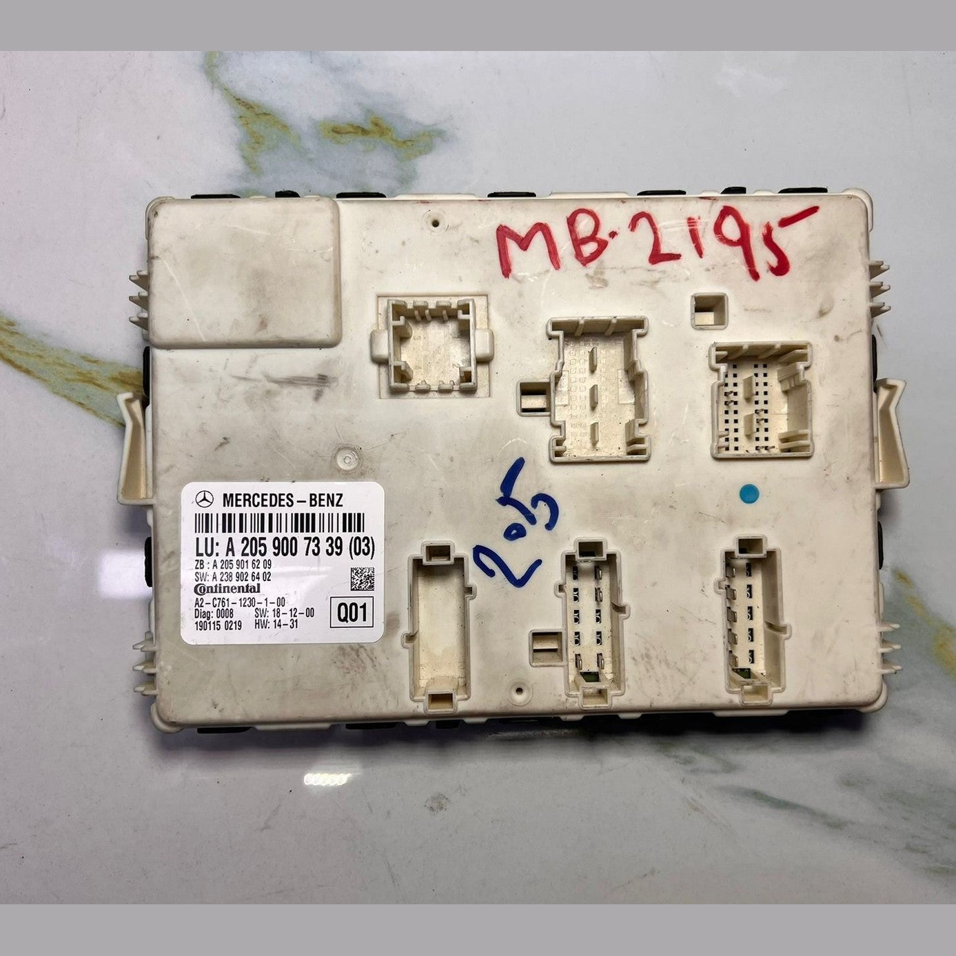 Mercedes-Benz Body Control Module A 205 9007339 W205 C-Class