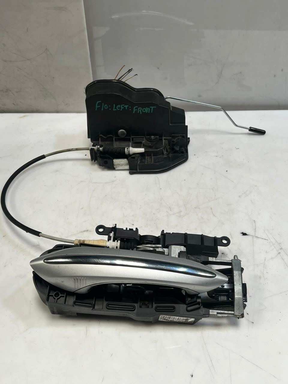 BMW F10 5' F11 GT F07 F01 LEFT REAR Exterior Door Handle Bracket Left 7187227