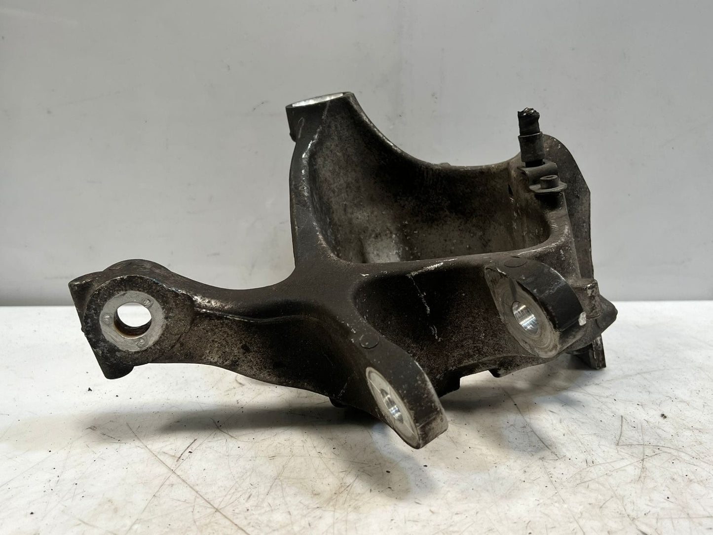2008-2014 BMW 750i 7' F01 F02 F03 F04 Rear Wheel Hub Spindle Knuckle 6797447