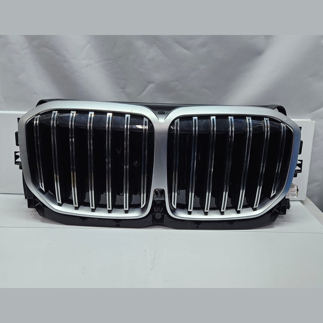 OEM BMW X7 G07 2023-25 RADIATOR GRILL ICONIC GLOW 9T54989-9854141