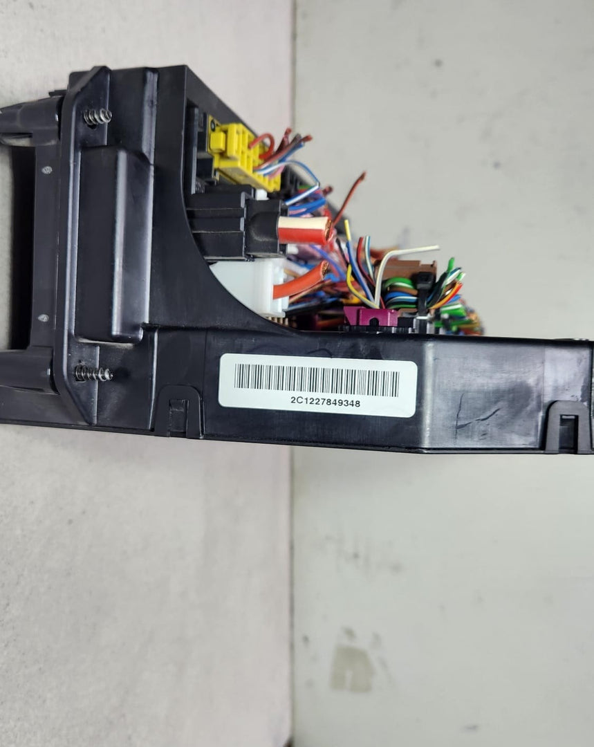 2006-2013 Mercedes-Benz W204 C-Class Fuse Box Control Module A2129003514 