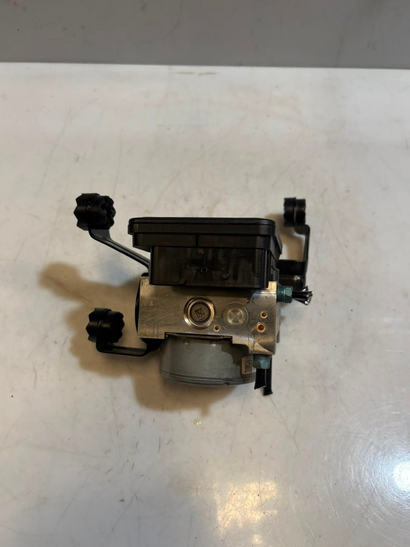 BMW 3 SERIES F30 F31 F20 Abs Anti Lock Brake Module & Pump 6887510