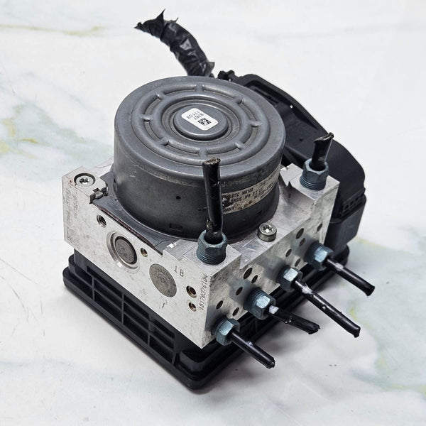2015-2016 BMW X1 Abs Hydraulic Pump Control Module 6878051
