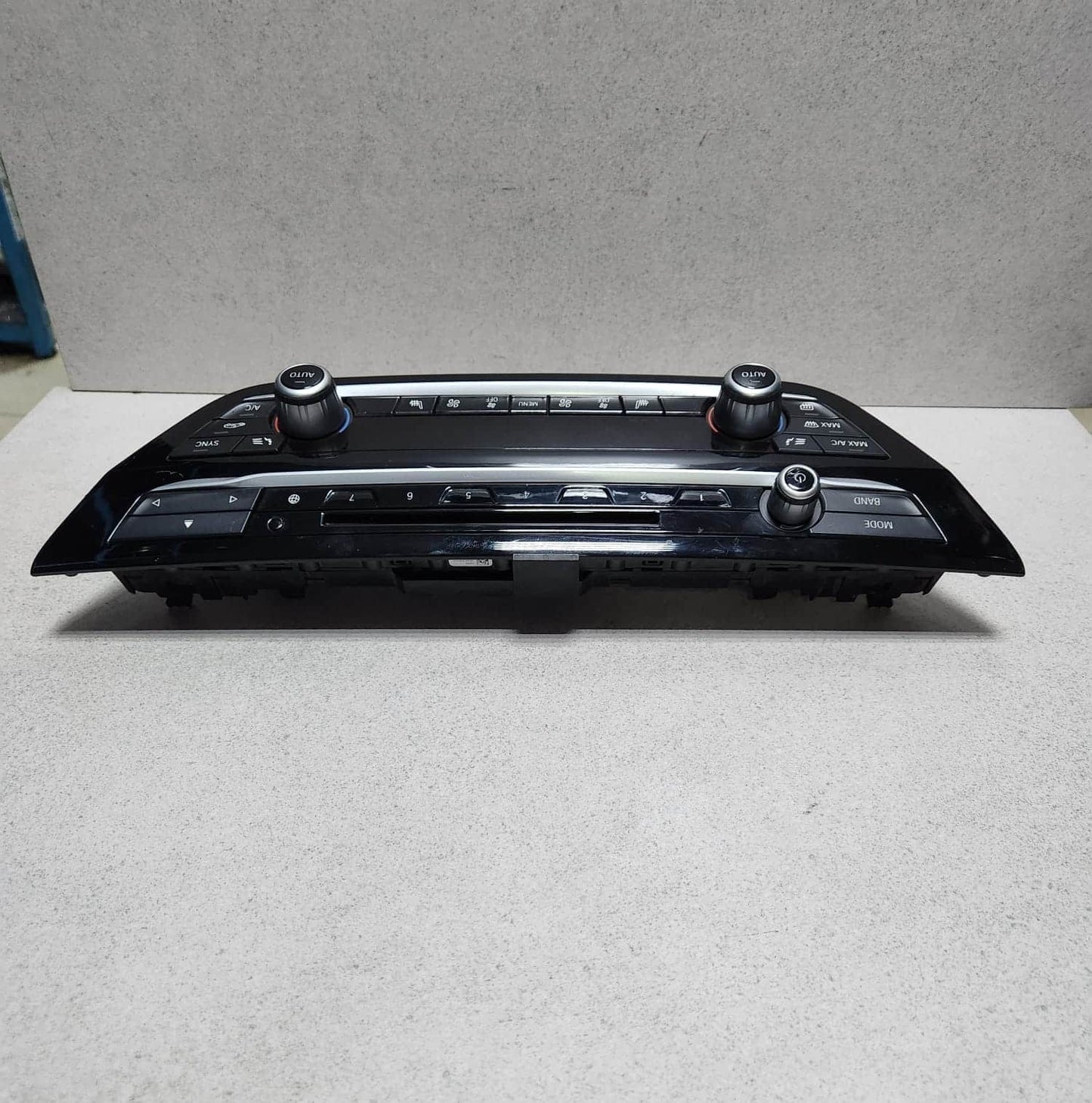 2018 BMW 540d xDrive Climate Control Switch Panel 6999402 530i 540i G30