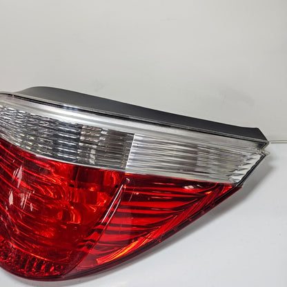 2003-2007 BMW 5 Series E60 E61 525i Rear Right Outer Taillight 7165738