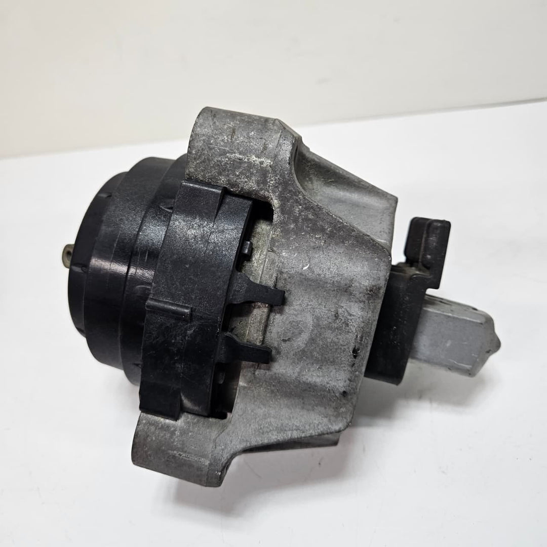 BMW 5 Series G30 Right Side Engine Mount 6883514 2016-2022