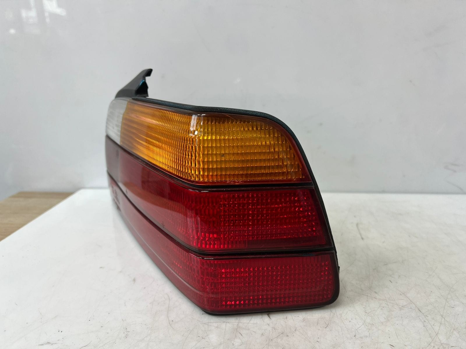 1994 BMW E36 318i 323i 325i 328i M3 REAR Tail Light LEFT RIGHT 8353272 8368337