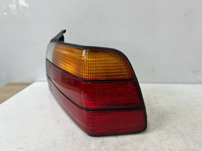 1994 BMW E36 318i 323i 325i 328i M3 REAR Tail Light LEFT RIGHT 8353272 8368337