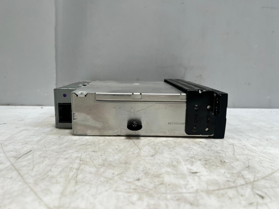 2006-2010 BMW X5 E70 and X6 E71 Cd Changer 9209758 OEM