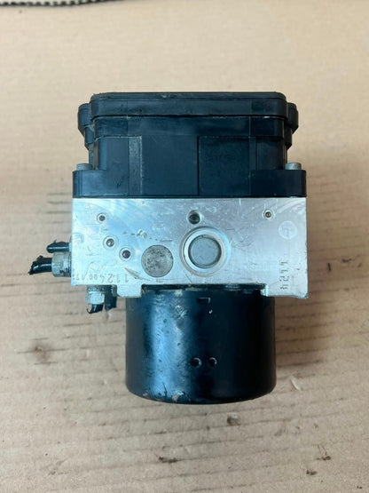 2009-2013 BMW 3 Series E90, E91, E92, E93 328i Abs Brake Pump Module 6789304